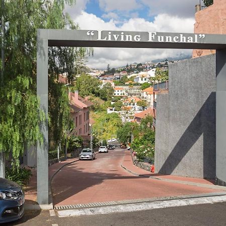 Comboio I By An Island Apart Funchal  Luaran gambar