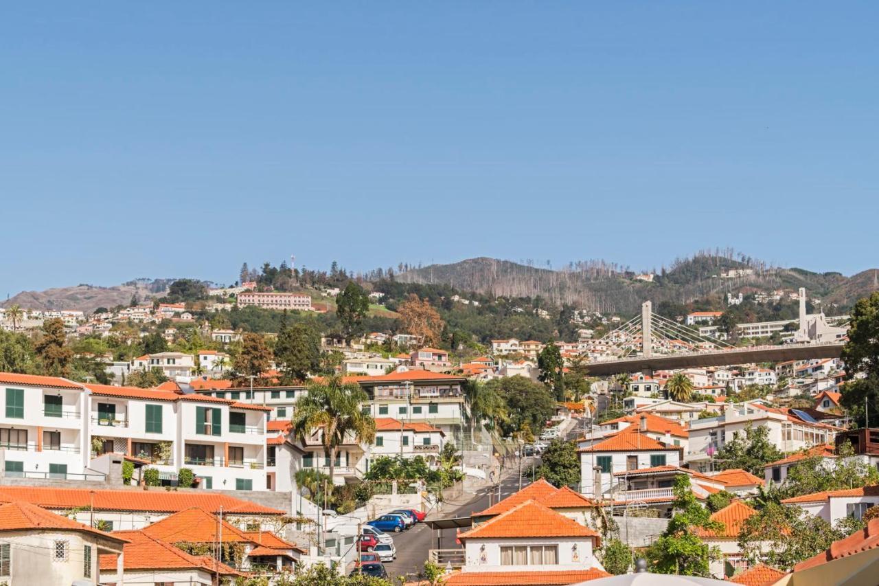 Comboio I By An Island Apart Funchal  Luaran gambar