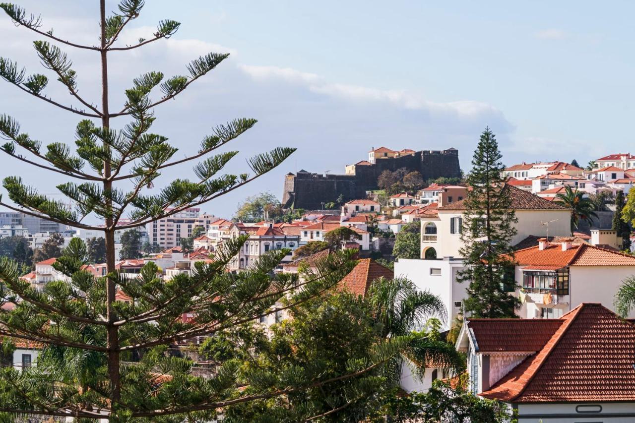 Comboio I By An Island Apart Funchal  Luaran gambar