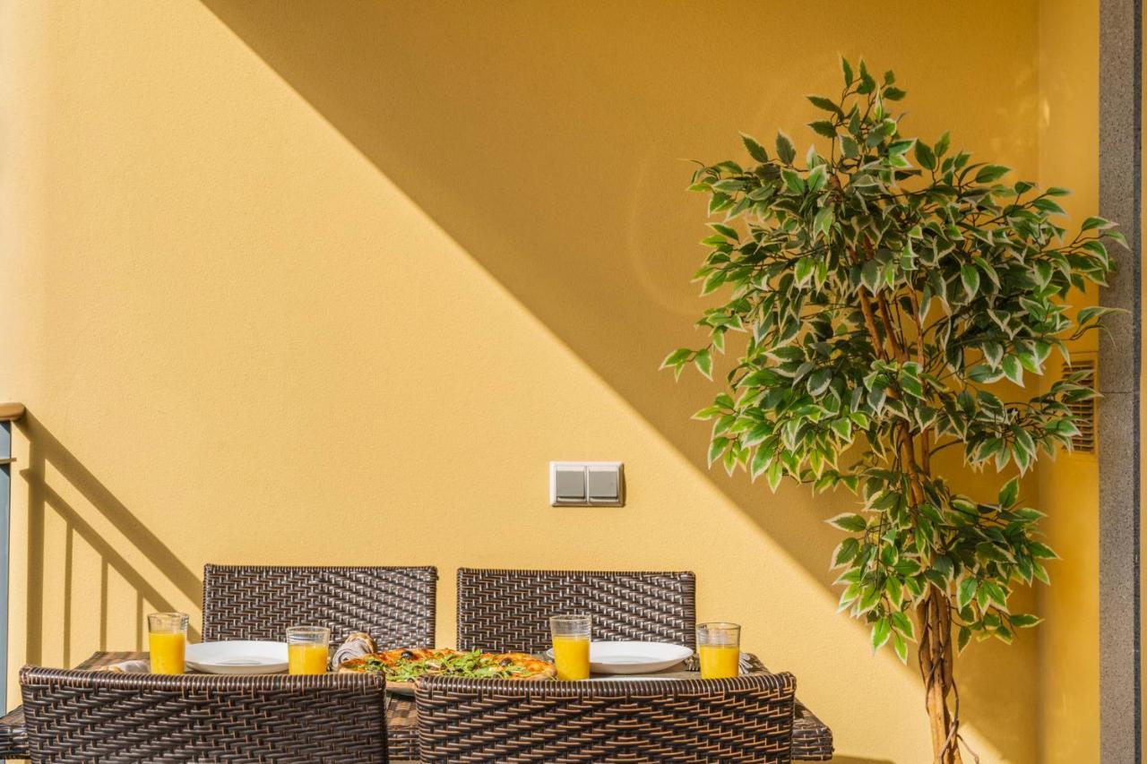 Comboio I By An Island Apart Funchal  Luaran gambar